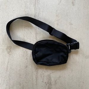 LULULEMON Waist/Cross-Body Bag